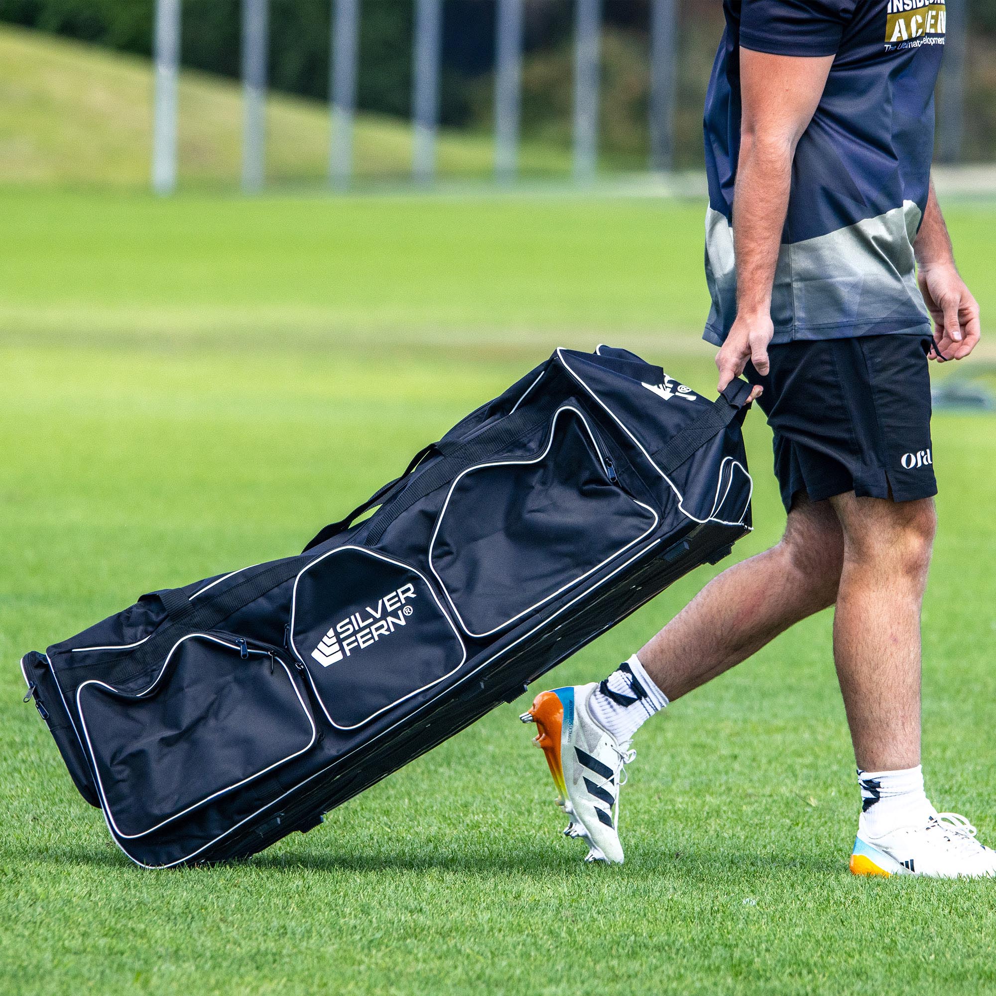 Elite Kit Bag with Wheels