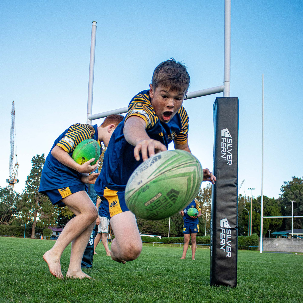 Junior Rugby Goal Post w/ Pads – Silver Fern