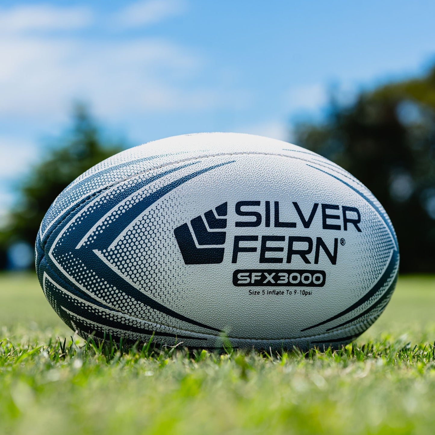 Silver Fern Rugby Match Ball SFX3000 Size 5, Lifestyle shot