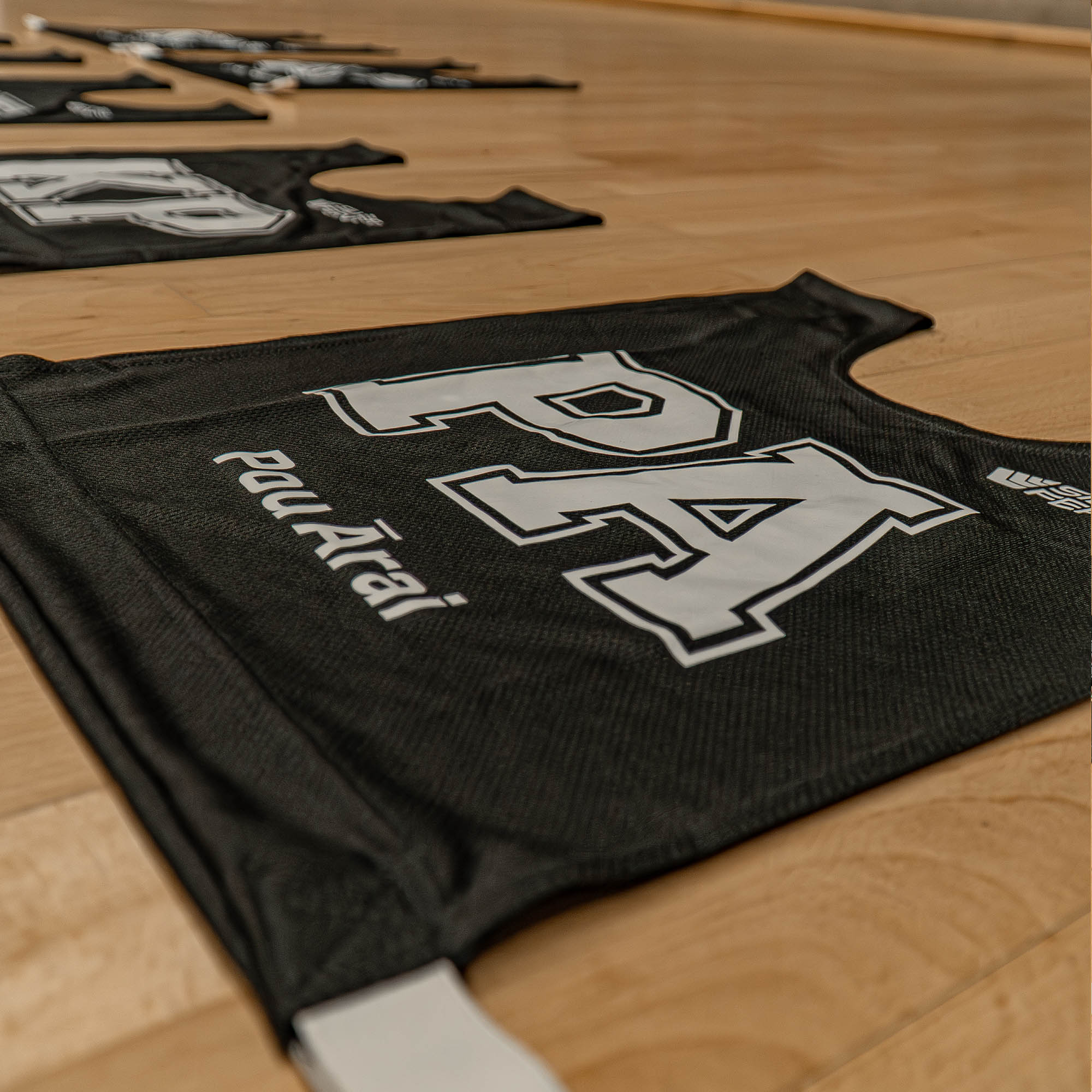 7-a-Side Te Reo Maori Netball Bib Set